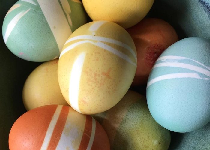 How to Color Eggs Without Food Coloring